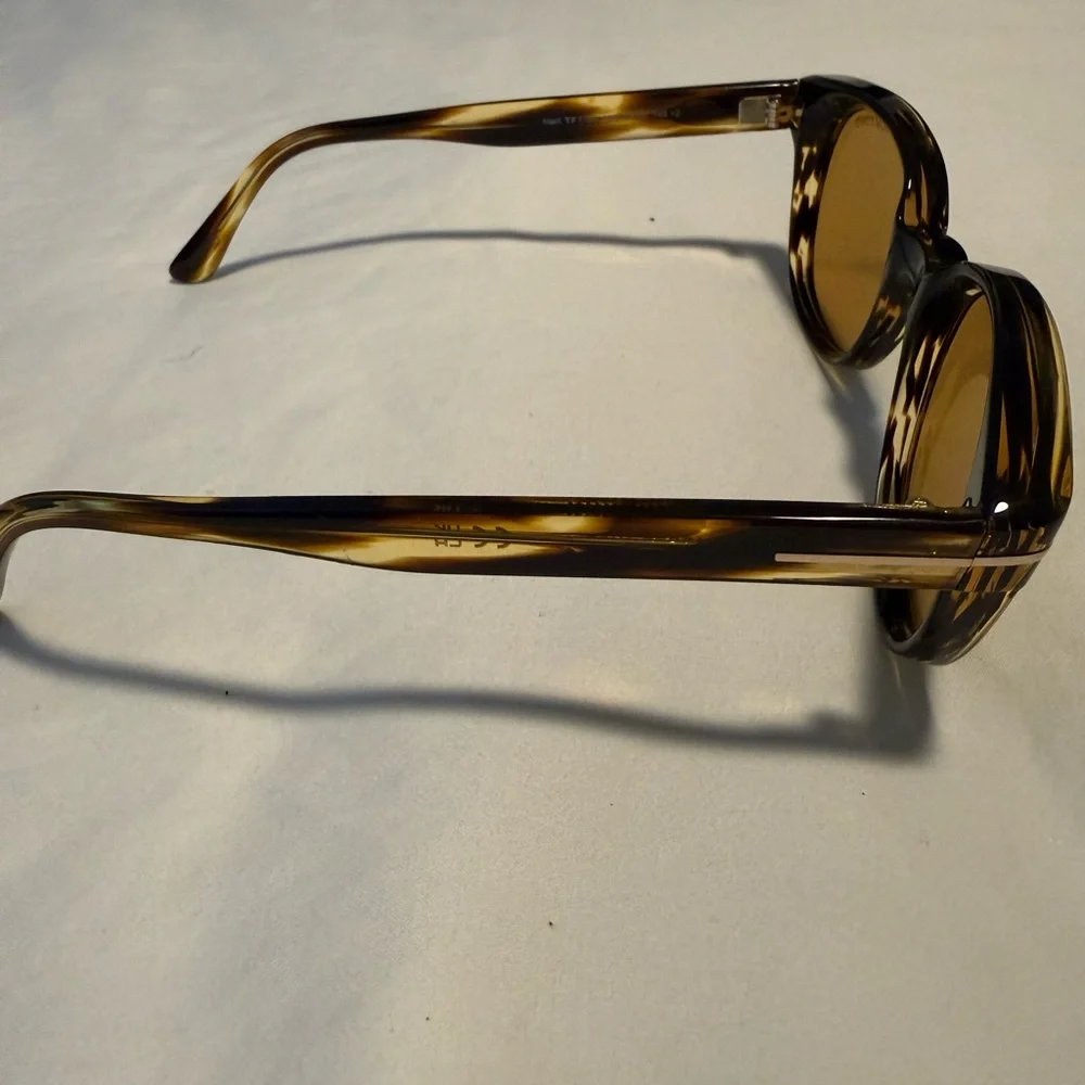 Tom Ford Black and Brown Sunglasses - Picture 5 of 7